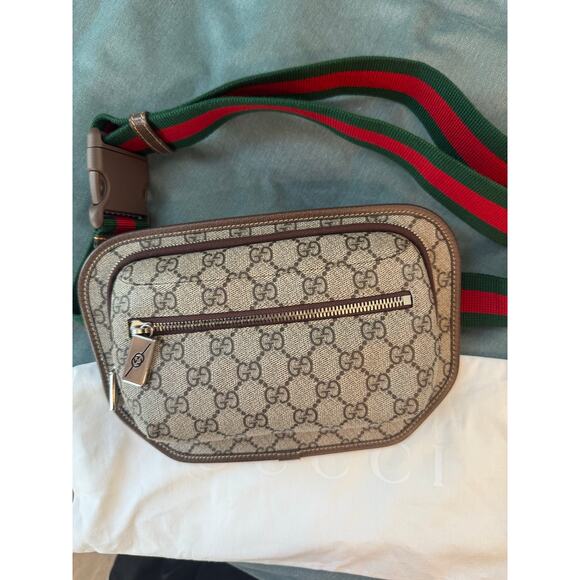 GUCCI GG Supreme Belt Bag Sold Out NWT - Picture 6 of 11
